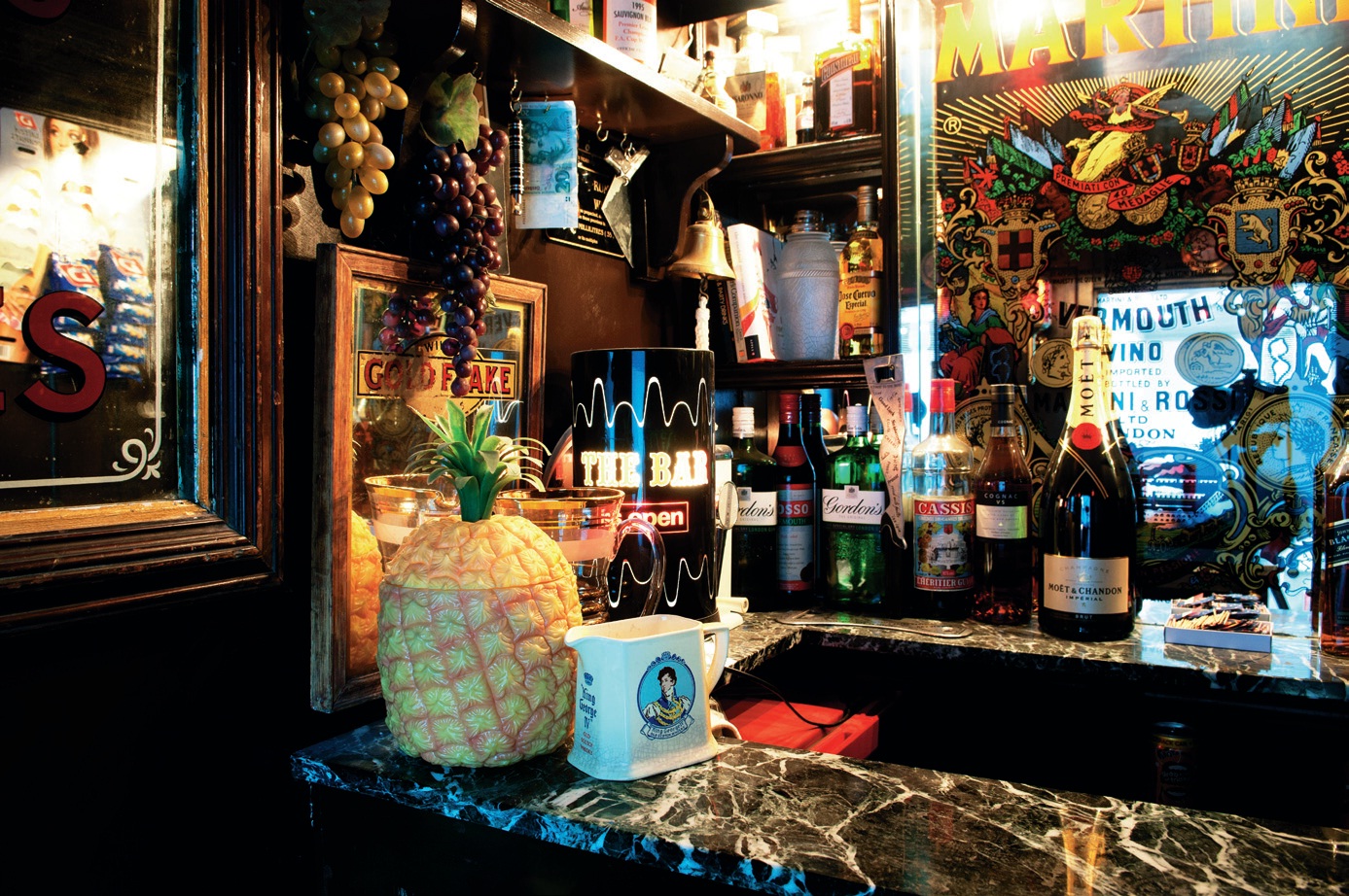 【冲突美学】英国废弃酒吧迷幻变身─属于自己