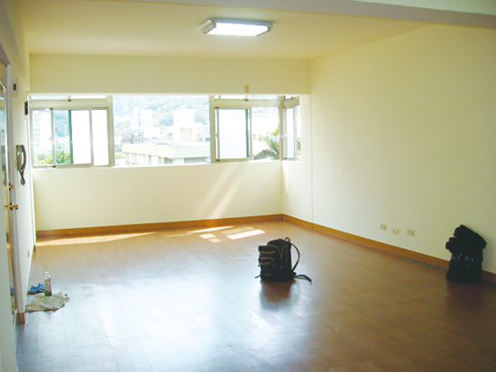 不要私自將陽台外堆,以免犯法?先確定加蓋的合法性,