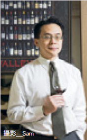 經常在品酒課授課討論，以及與好友品酒交流之餘，常常