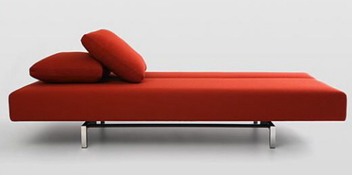 一張設計良好的沙發，總會讓人坐著坐著就想睡著，既然