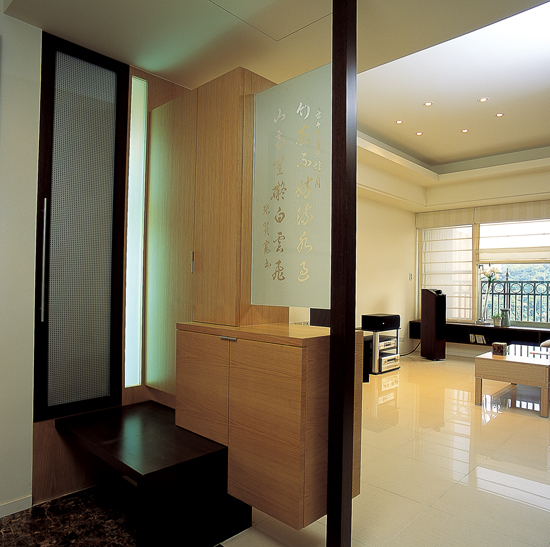 陽宅內部格局經常聽到的沖煞之一就是大門穿堂，稱之為