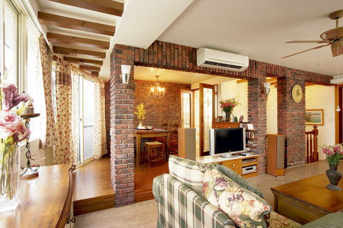 公寓大樓的廁所通常位於同一方位,但有可能樓上住戶將