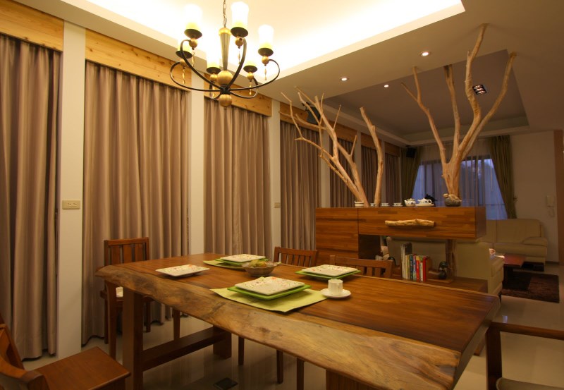 屋主買下這棟別墅，除了看好附近優質的生活環境，也期