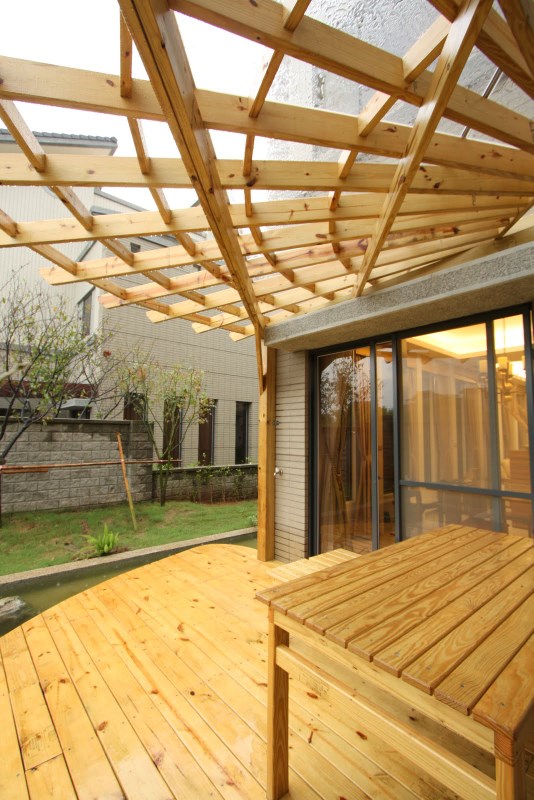 屋主買下這棟別墅，除了看好附近優質的生活環境，也期