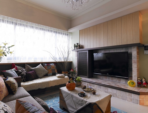 年輕的屋主希望居家空間能符合長輩與小孩的生活需求，