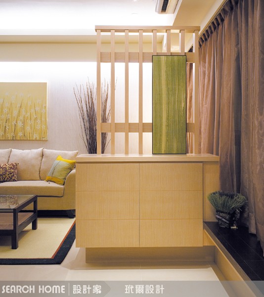 玄關;天花板;燈光