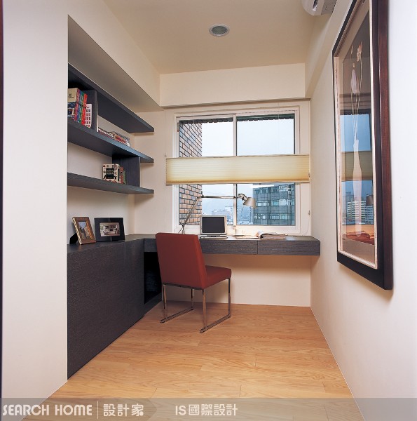 如何在30坪的空間創造出四房的格局，屋主在買下市區的