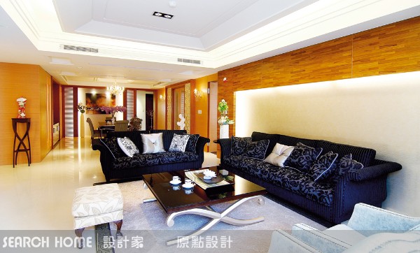 因為屋主的舊家以歐風雕刻繁複設計為主軸，因此希望新