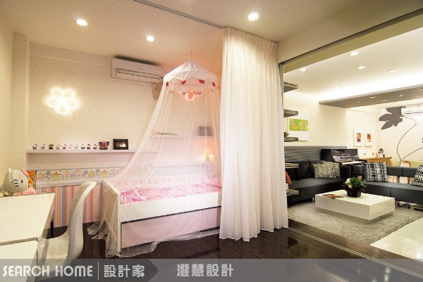 由於是30年公寓，有一般老屋常見的動線過長、採光不佳