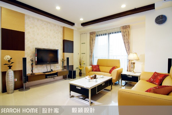 在25坪的空間中，要打造出寬敞的居住空間，並同時兼顧