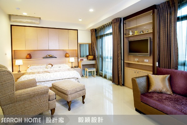 在25坪的空間中，要打造出寬敞的居住空間，並同時兼顧