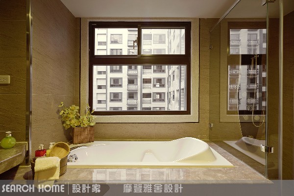 玻璃;衛浴;泡湯