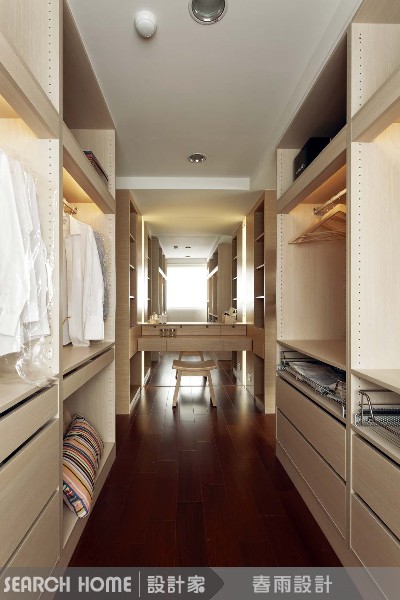 更衣室;化妝台;鞋櫃