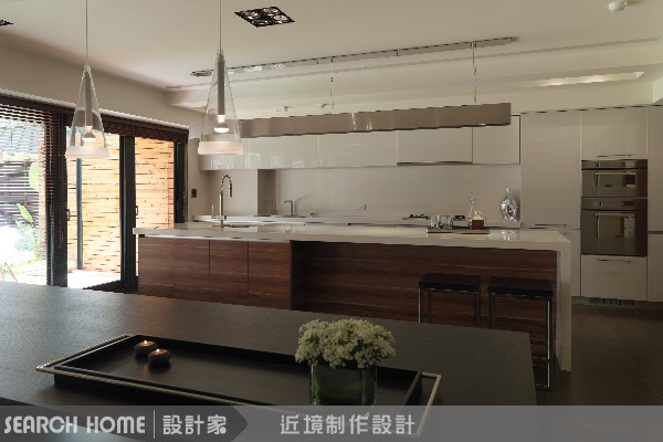 吧台;廚房;餐廳