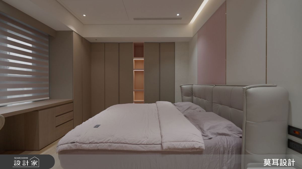 女兒房則加入粉嫩元素作為點綴,透過光線與材質營造溫暖氛圍,為孩子們的成長過程提供舒適而美好的空間背景。