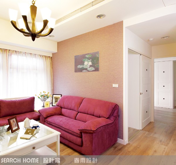 要點5：把照片掛滿空間角落
美國人最喜歡炫耀自己與