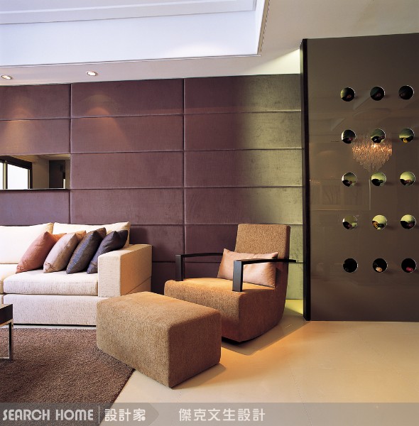 「啊～～我嘸醉嘸醉，請你不湯同情我～～酒若入喉，痛