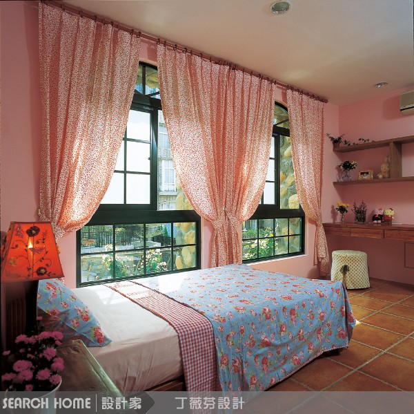 誰說鋁門窗一定要是咖啡色或是金屬色
是的，老爺夫人