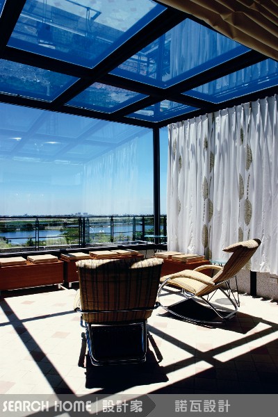 誰說鋁門窗一定要是咖啡色或是金屬色
是的，老爺夫人