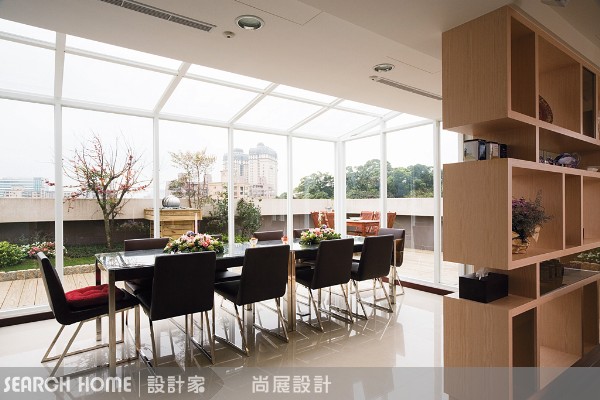 設計手法１１：玻璃外牆＋天罩，讓陽光進來兼看星星
