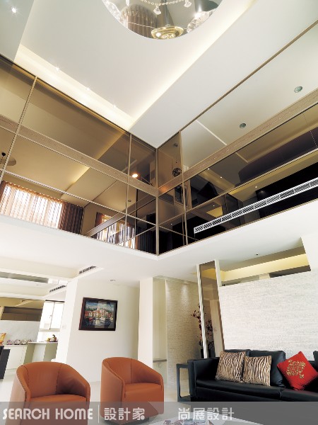 設計手法６：運用噴砂玻璃當燈箱兼隔間
噴砂玻璃的問