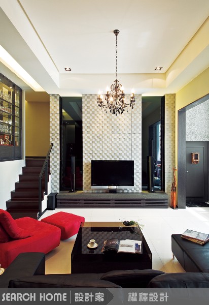 4.牆壁的遮瑕膏-美化門片、隱藏電錶箱
好不容易把房