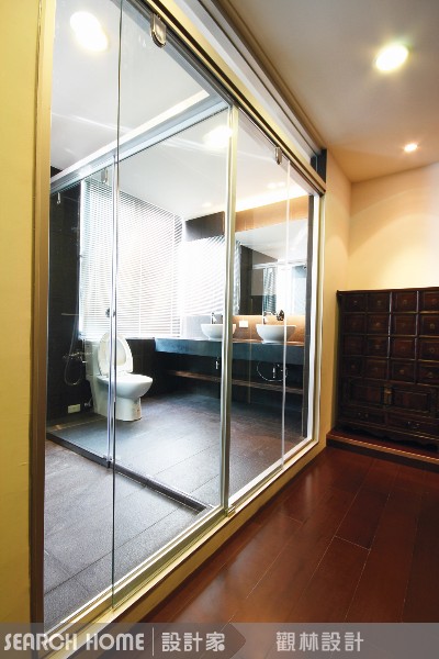 先不管怎麼擋怎麼補，至少浴室這個濕氣橫生的地方，可