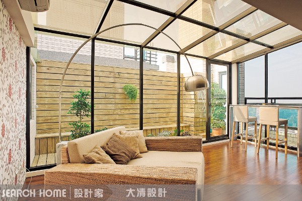 誰說鋁門窗一定要是咖啡色或是金屬色
是的，老爺夫人