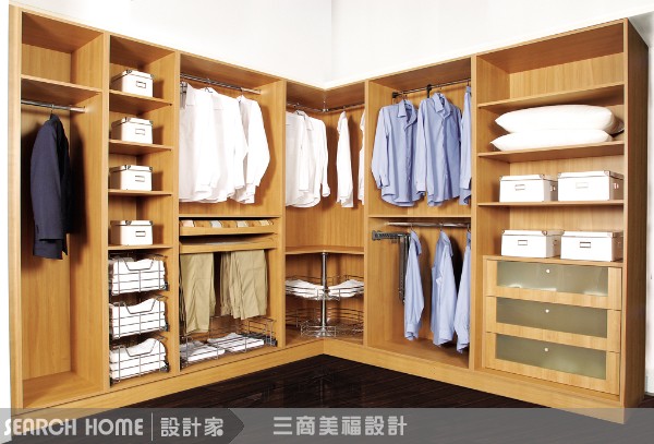 誰說衣櫃只能放衣服，人家也想把包包、靴子、皮鞋、項