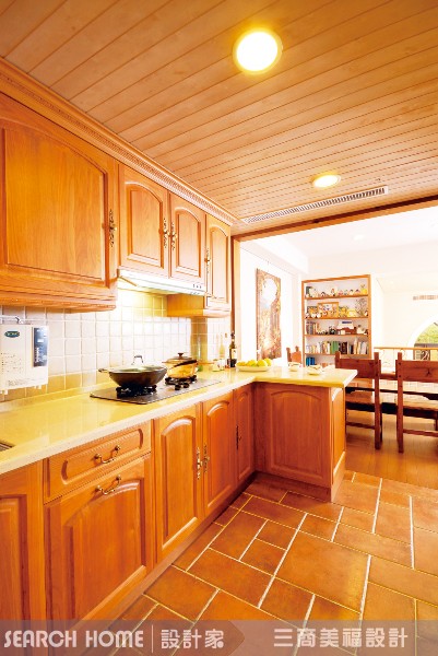 條件１０：大大調理區，作菜上菜不慌張
一般歐式廚房