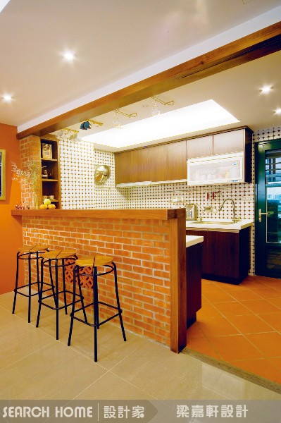 冰箱可以對瓦斯爐嗎?？廚房裡有水與火二種元素，究竟