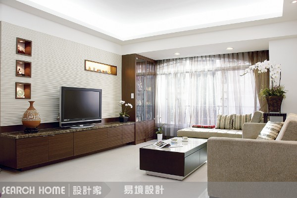 重點04：別忘了把亂七八糟的線藏起來
對了～～電視櫃