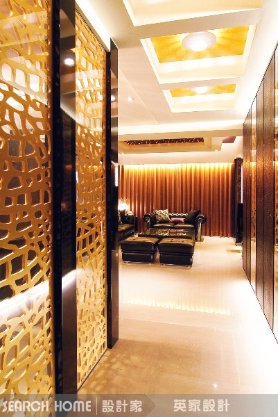 大剌剌彰顯財富，就是要包金箔！
據說某中部的市長住