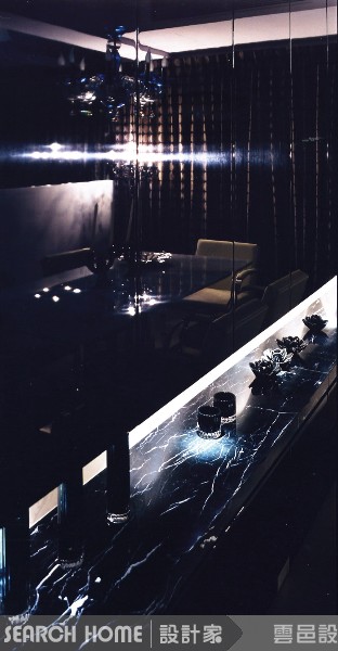 要點06：金屬、水晶等光感材質產生鏡面效果
晶亮光澤