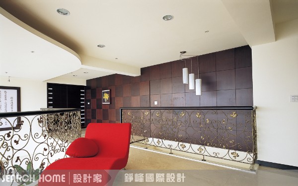 要點04：顏色最好要一致
當門與牆拉在同一水平上，接