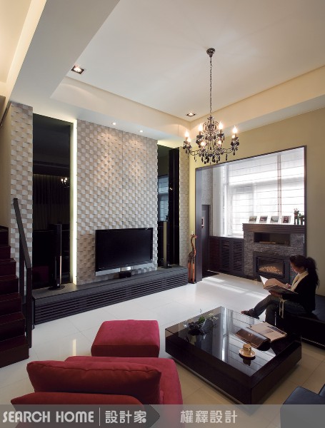 （２）從空間下手
要營造奢華或精品風格的居家，黑色