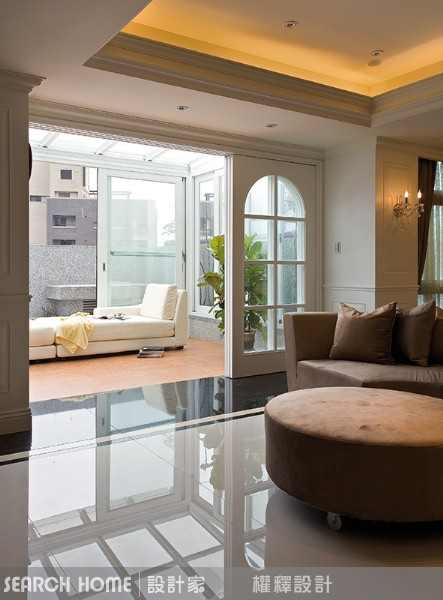 誰說鋁門窗一定要是咖啡色或是金屬色
是的，老爺夫人