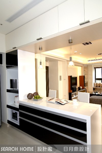 每天出門上班都要煩惱穿什麼，妝畫不好被同事嫌，高跟