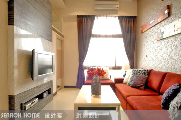 挑沙發跟挑伴侶一樣，必須要精挑細選才能遇到相看兩不