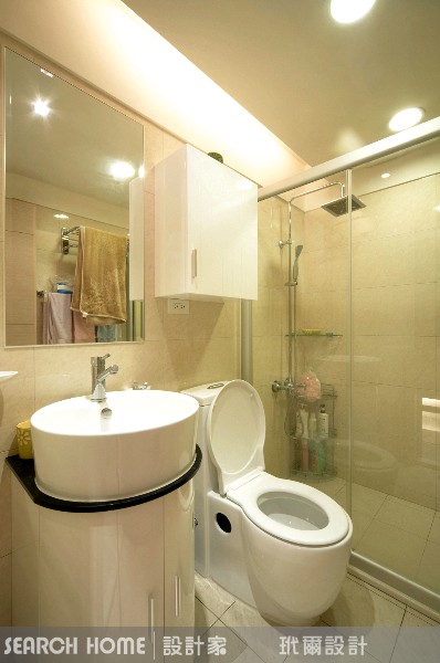 驚!幹嘛沒事和正在噓噓的老爸聊天，難不成老爸噓噓不