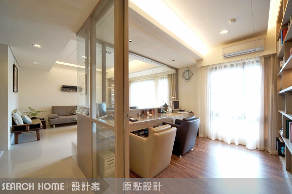 老爸今天下班去把陽台的盆栽搬進家裡來，因為媽媽說要