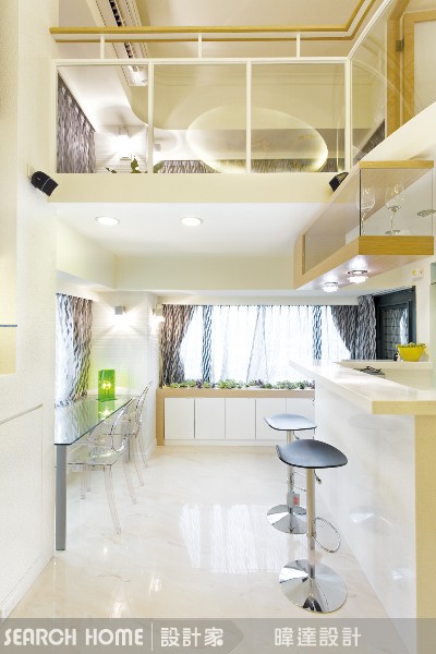 要點06：可別五花八色，淺色較佳
即然空間小，當然在