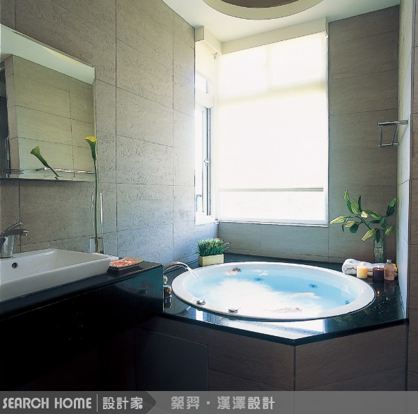 躺著洗澎澎的浴室規劃重點~
要點01：浴缸一定要啦
