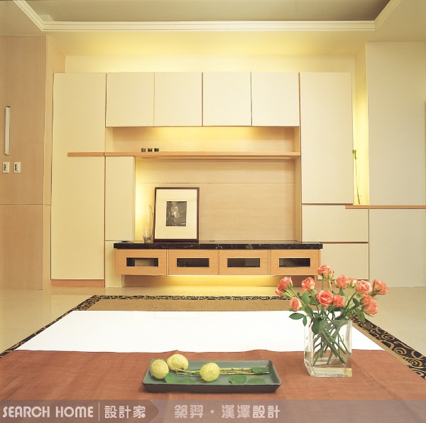 4、玻璃及鏡面：
如果想讓空間呈現有點朦朧的隱約感