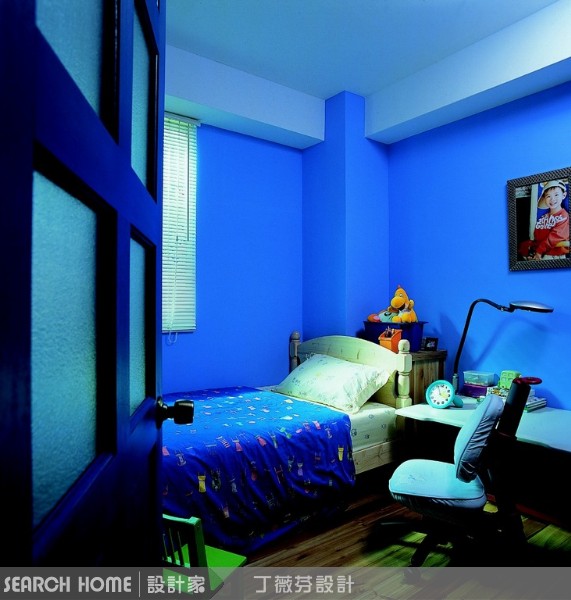 （６）藍色
屬於冷色調的藍色有時像海洋般有著令人渡