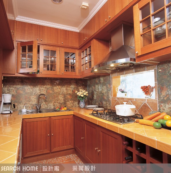 衣服雅曼尼，包包古奇，香水寶格麗，廚房也要義大利。