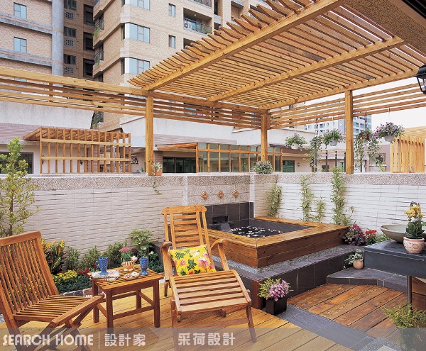 先不管怎麼擋怎麼補，至少浴室這個濕氣橫生的地方，可