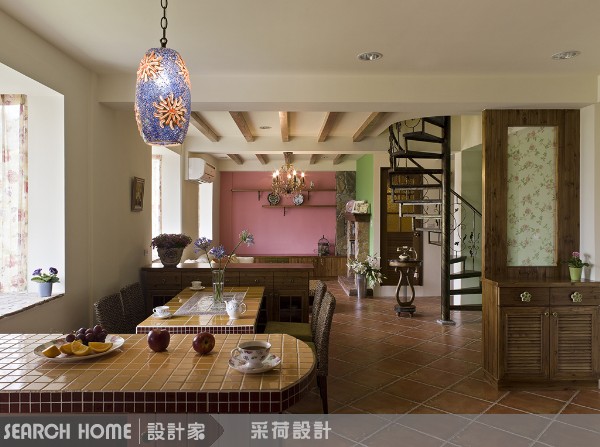 乾脆讓他更有存在感！ 變成造型櫃子
住公寓真的比較