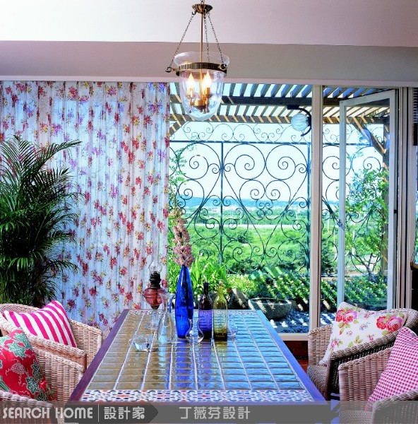 鄉村風，優雅的英式午茶派對
舖上小花或格子的窗巾，