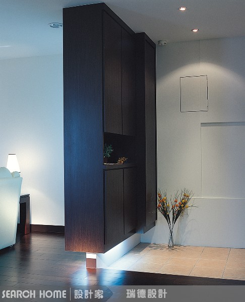 美型玄關不是夢的啦！
玄關除了扮演室內及室外出入口